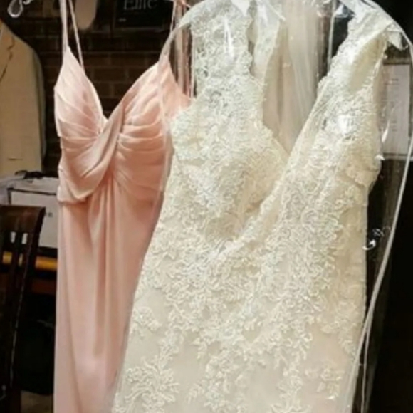 Wedding gown - Picture 2 of 4